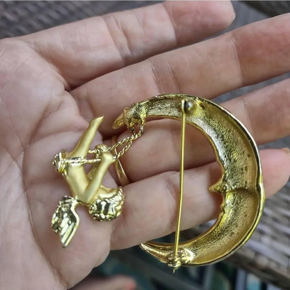 Cerub Swing Moon Pin Brooch